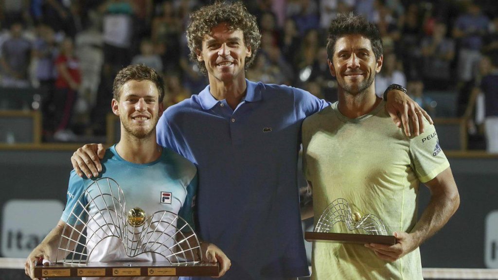 Schwartzman y Verdasco con los trofeos del Rio Open 2018