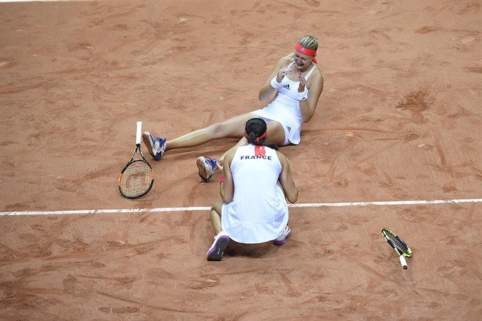Mladenovic y Garcia celebran un triunfo en la Fed Cup con Francia