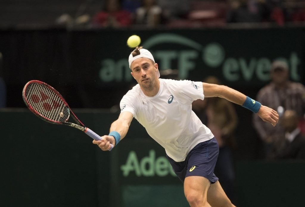 Steve Johnson jugando con Estados Unidos la Copa Davis