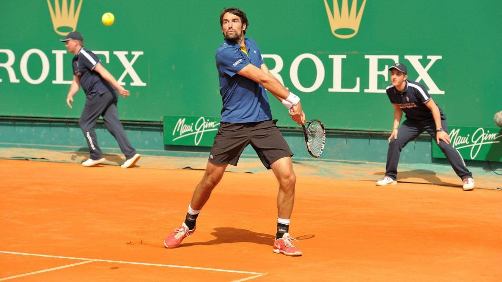 Chardy golpea un revés en la qualy de Montecarlo
