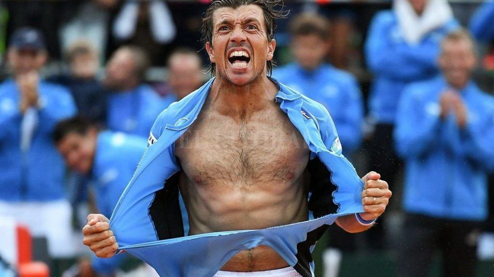 Carlos Berlocq celebra un victoria en Copa Davis con Argentina