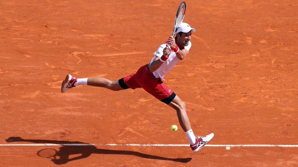 Djokovic golpea un revés en el Masters 1000 de Montecarlo