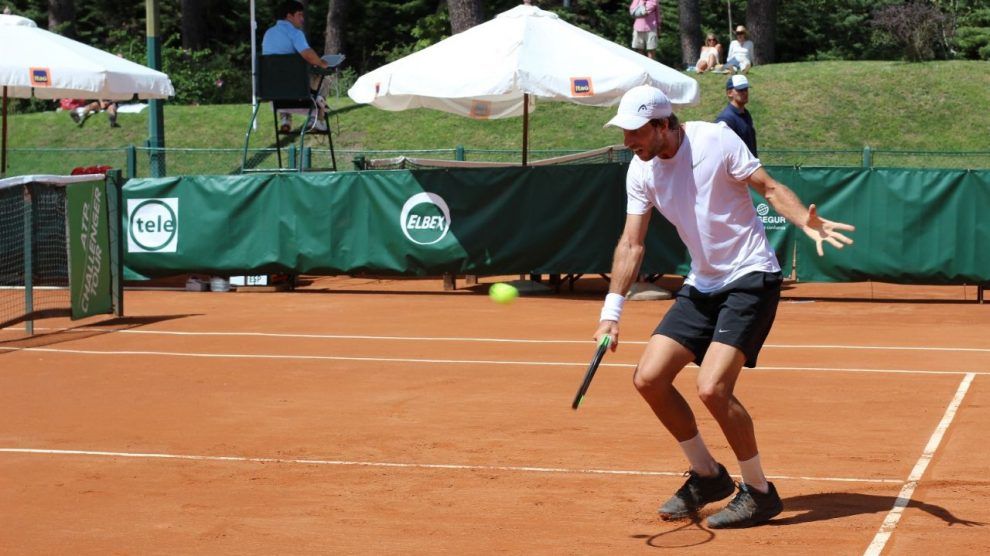 Patricio Heras jugando un torneo Challenger