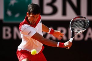 Djokovic voleando en el Masters 1000 de Roma