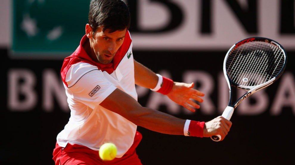 Djokovic voleando en el Masters 1000 de Roma