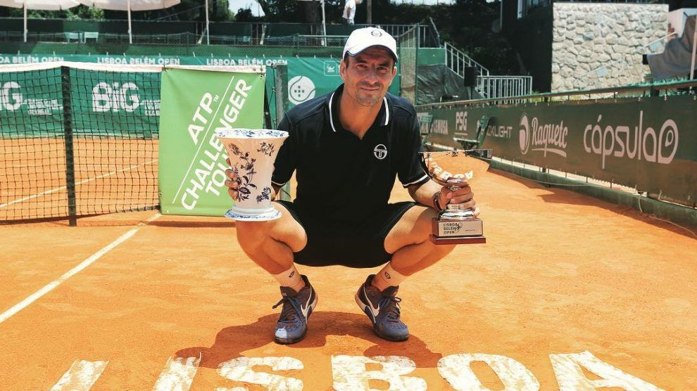 Robredo posa con el título en el Challenger de Lisboa