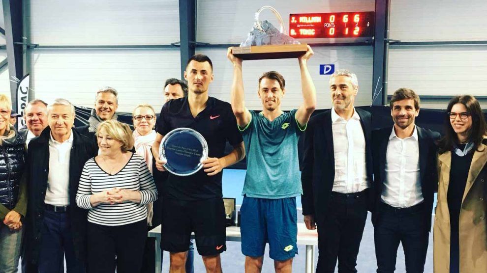 Tomic y Millman en la entrega de premios del Challenger de Aix en Provence