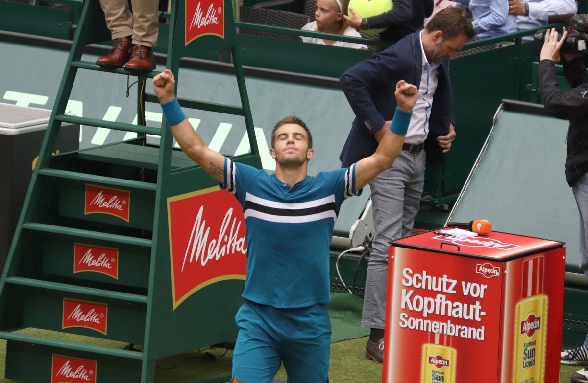 Coric celebra el título en la final del ATP de Halle