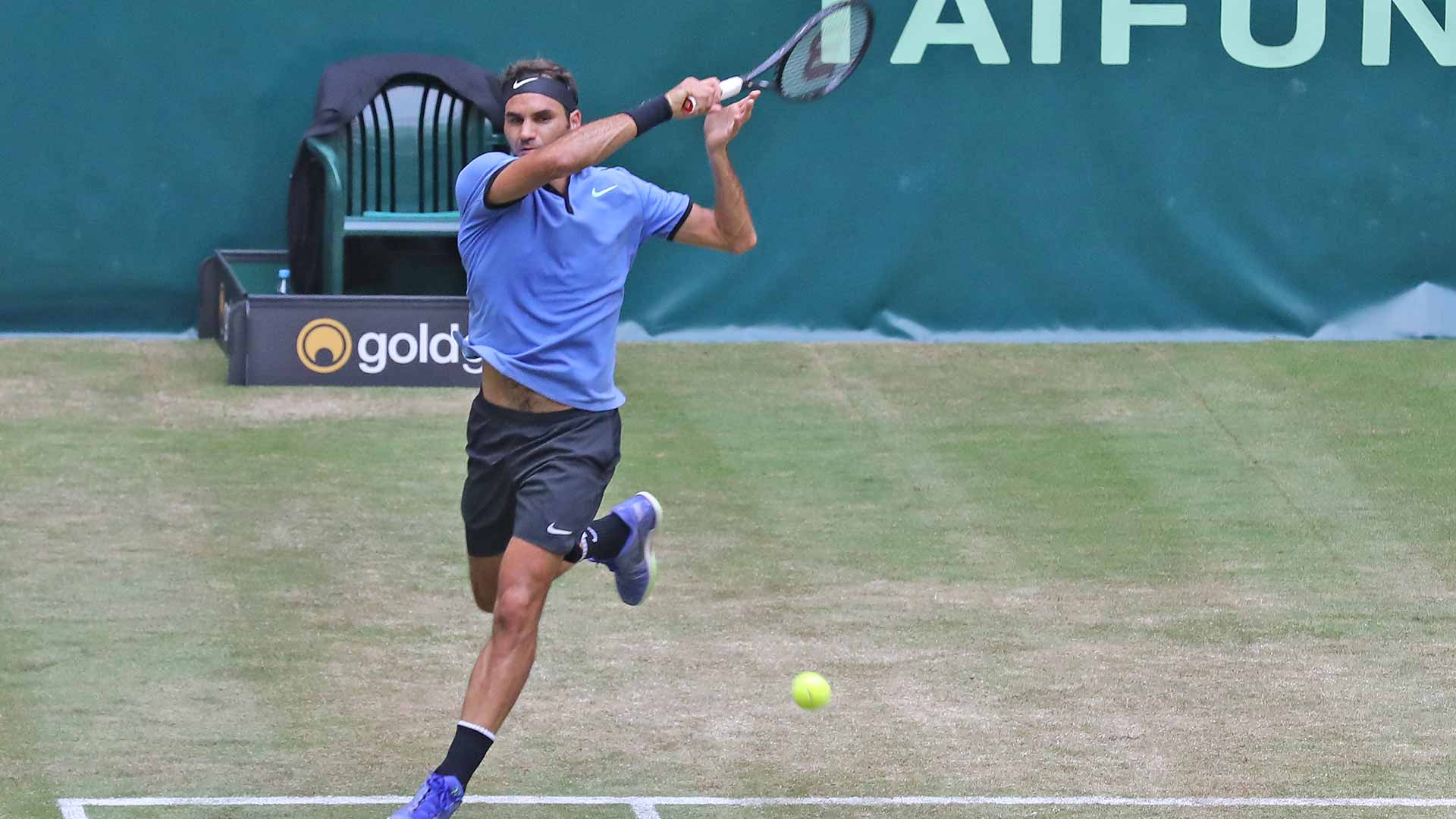 Jugadores que ganaron a Roger Federer una final en hierba