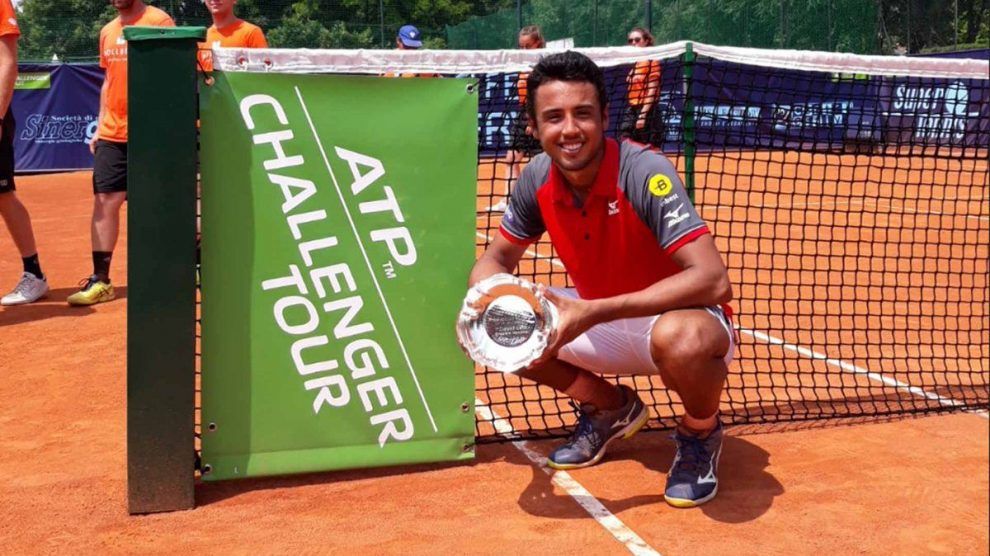 Hugo Dellien posa con el título del Challenger de Vicenza