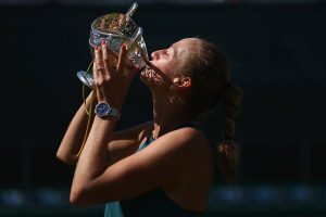 Petra Kvitova besa el trofeo del WTA de Birmingham