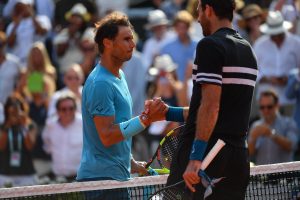 Nadal y Del Potro se saludan tras las semifinales de Roland Garros