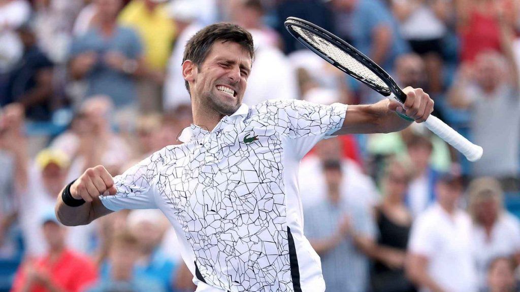Djokovic triunfa en Cincinnati y es el único en ganar los 9 Masters 1000 2 Djokovic celebra un punto en el Masters 1000 de Cincinnati