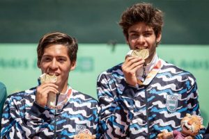 Sebastián Báez y Facundo Díaz Acosta disfrutan del Oro Olímpico en Buenos Aires 2018 | Foto: Sergio Llamera / Prensa ITF