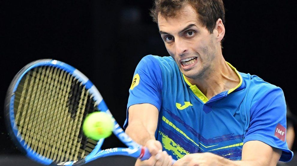 Albert Ramos golpea un revés en el ATP de Amberes