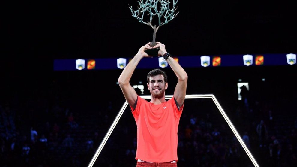 Khachanov levanta el título de campeón en el Masters 1000 de París