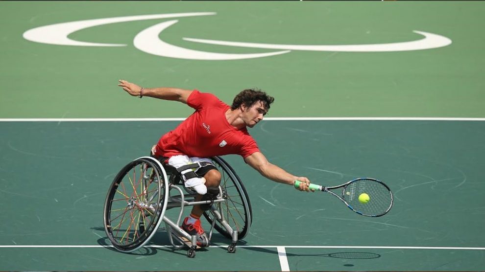 ayuda económica tenis silla