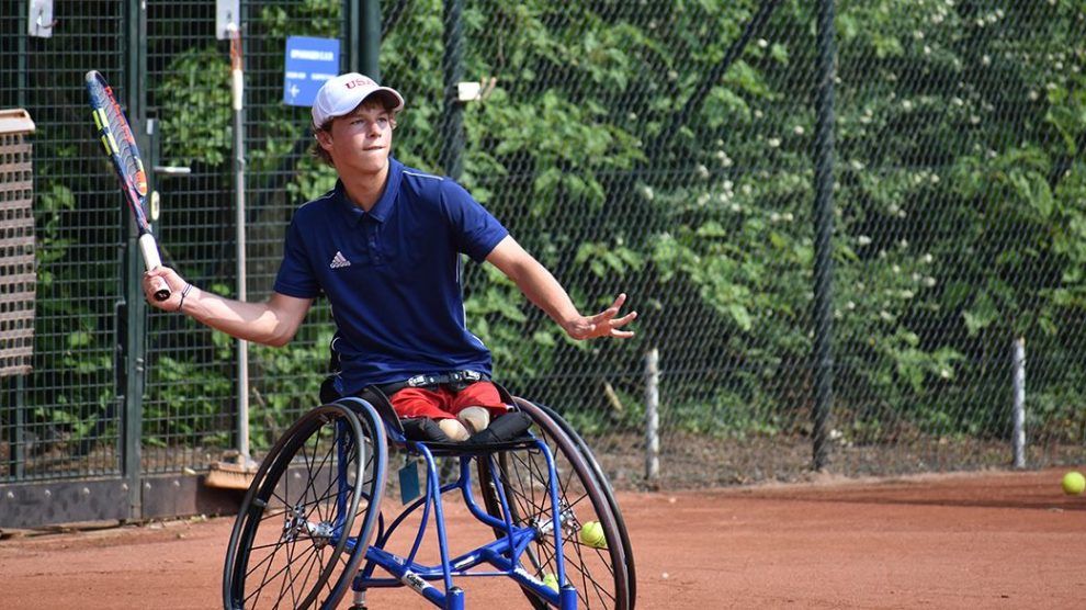 Conner Stroud tenis silla
