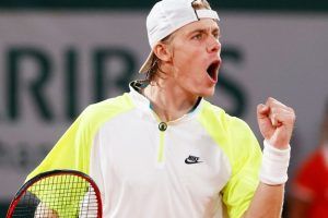 shapovalov revés una mano salto