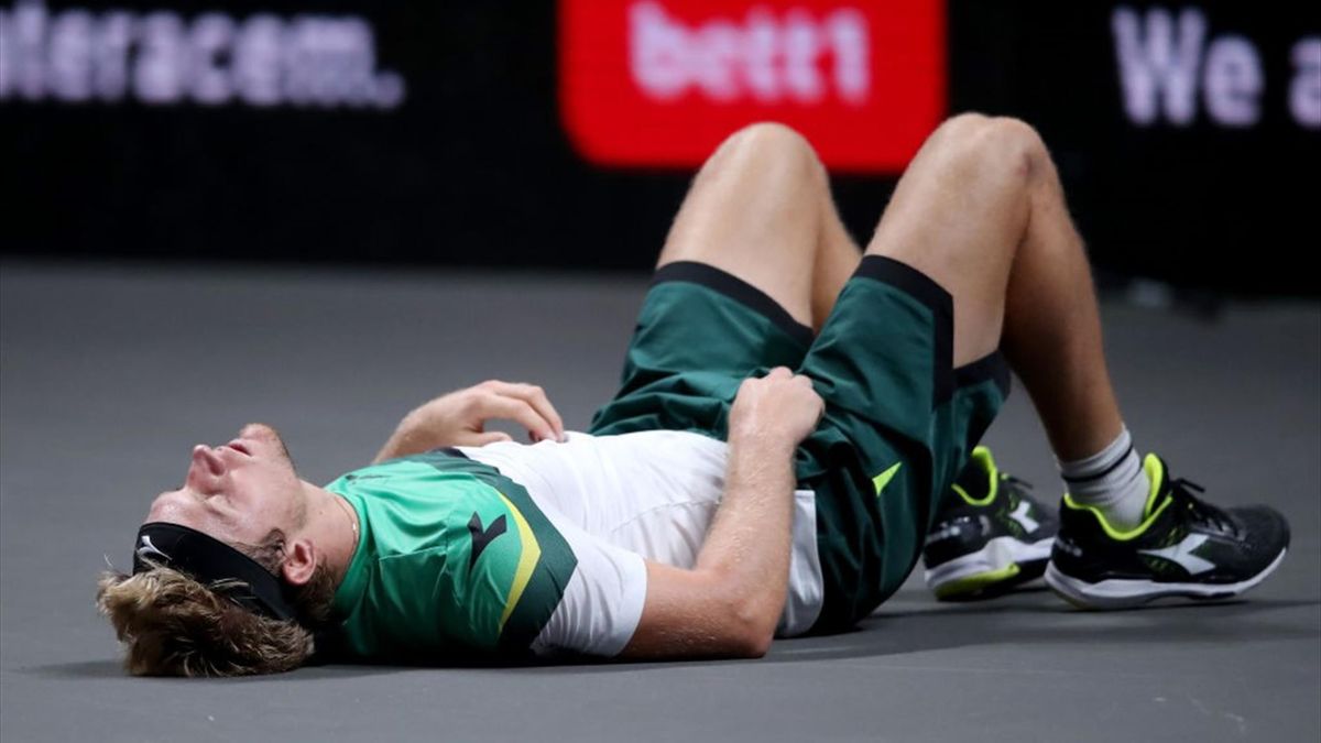 Davidovich se ve sorprendendido por Rinderknech