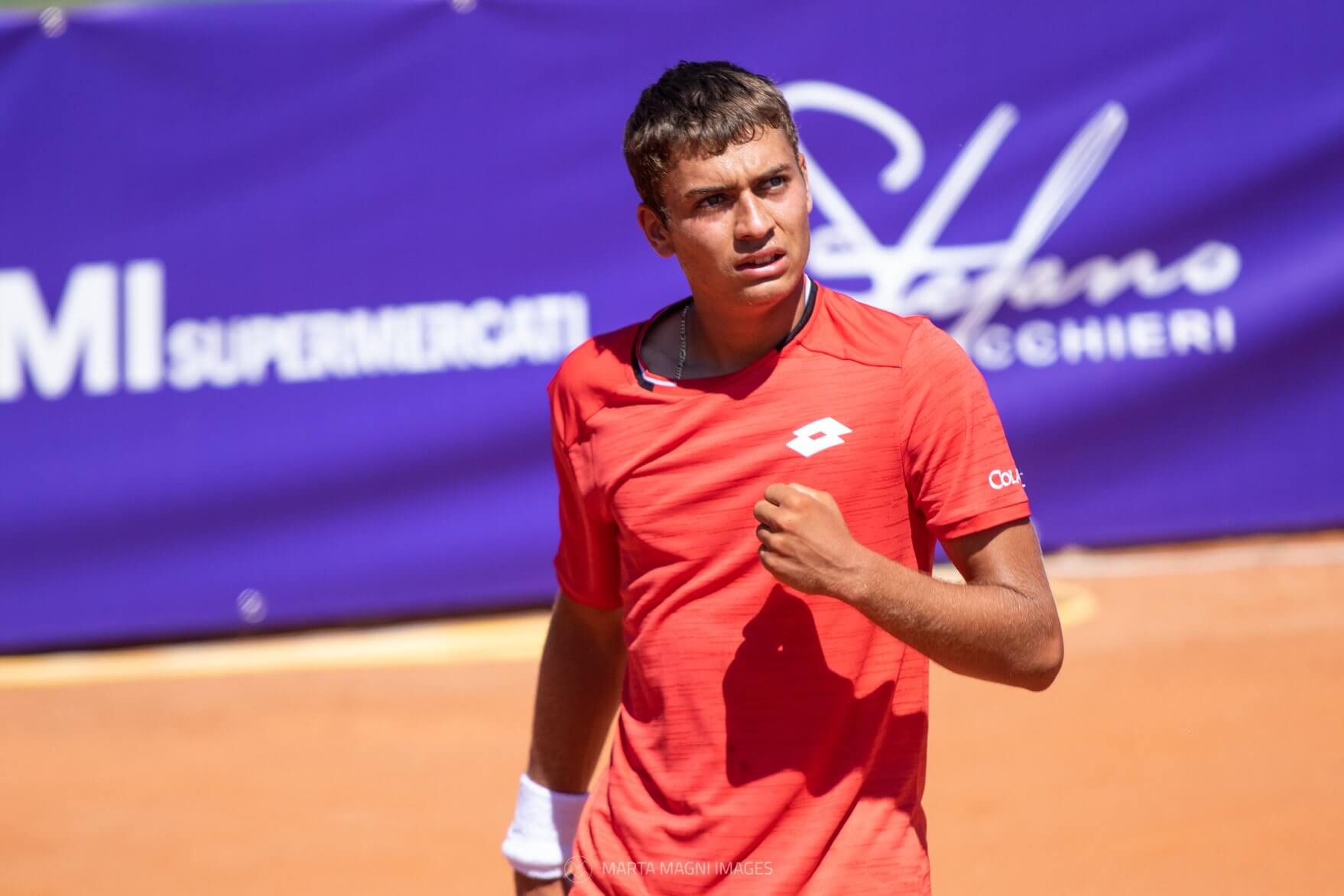 Flavio Cobolli De la Roma a ser una promesa del tenis