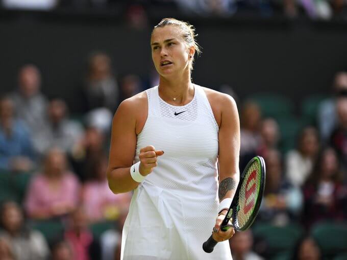 Sabalenka remonta ante una combativa Boulter