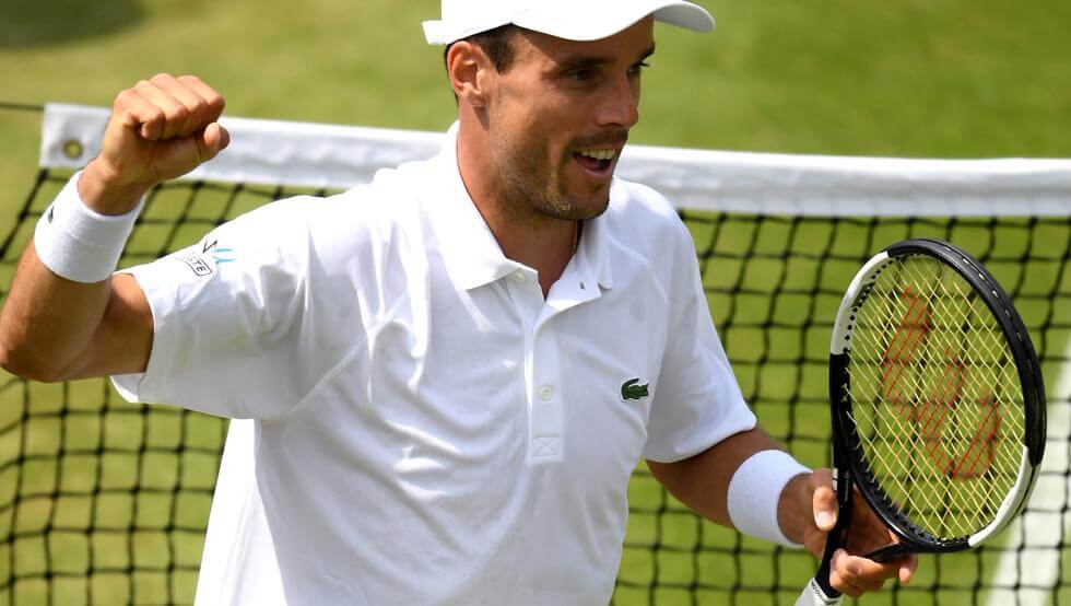 Bautista debuta con triunfo en Wimbledon