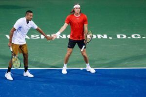 Tsitsipas Kyrgios coaching tenis