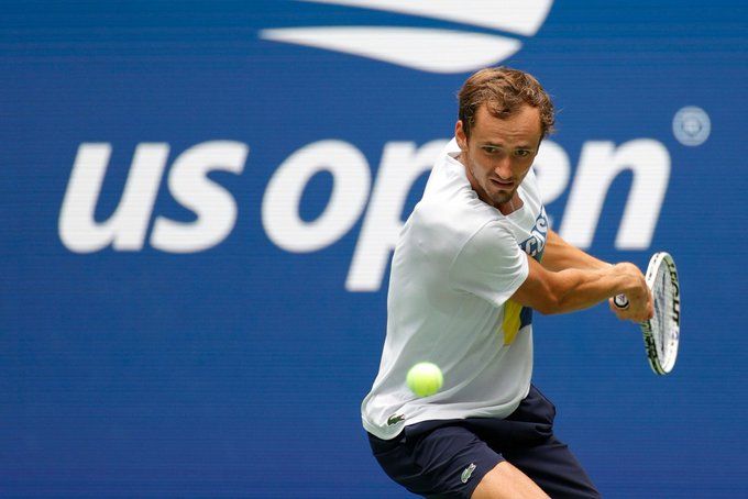 Medvedev Intentar Vencer Djokovic