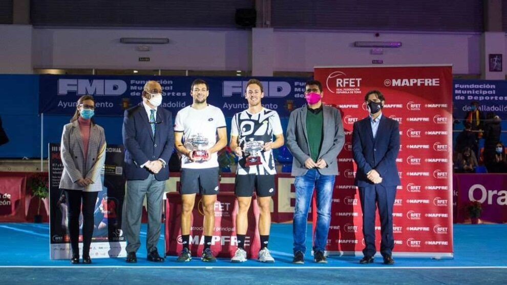 Sorribes Carballés campeones Máster Futuro Nacional