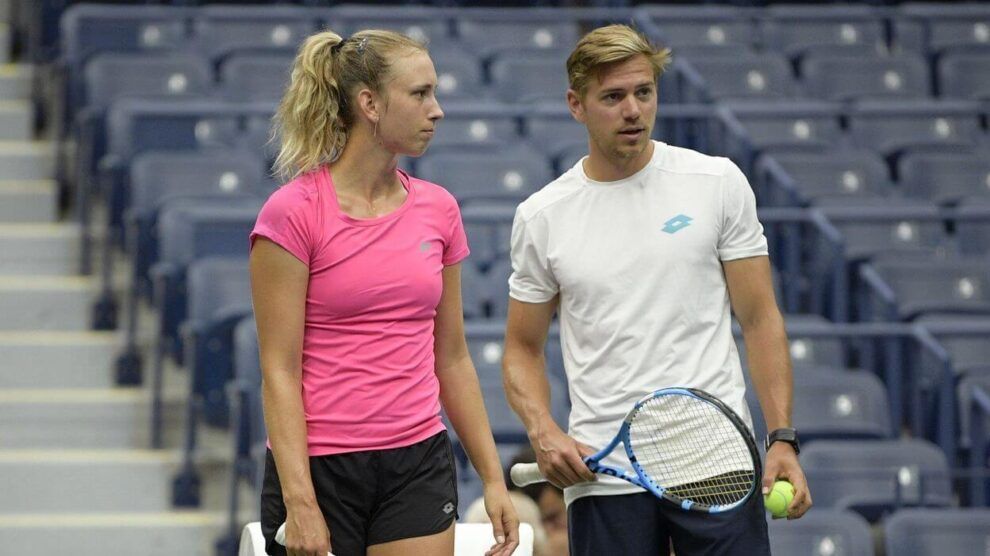 Elise Mertens separa entrenador