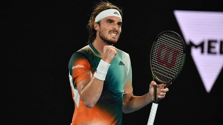 Tsitsipas Sinner línea fondo