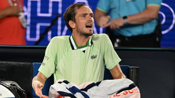 Medvedev Tsitsipas multas Australia