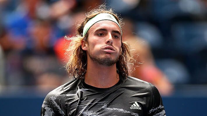 Safiullin se carga a Tsitsipas por la vía rápida