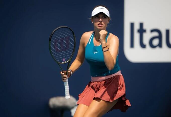 Fruhvirtova a octavos tras la retirada de Azarenka en Miami