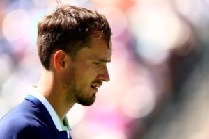 Daniil Medvedev baja meses