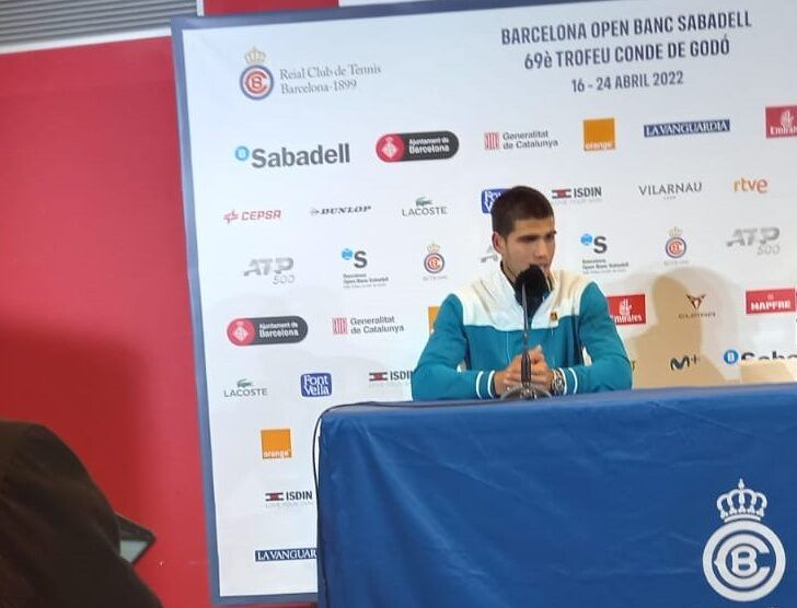 Alcaraz primera victoria Barcelona