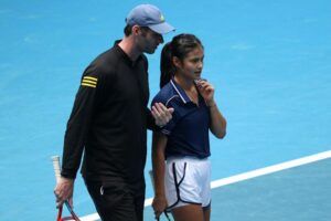 Raducanu rompe entrenador Beltz