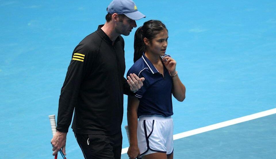 Raducanu rompe entrenador Beltz