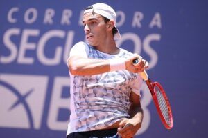Francisco Cerúndolo retrasa tierra
