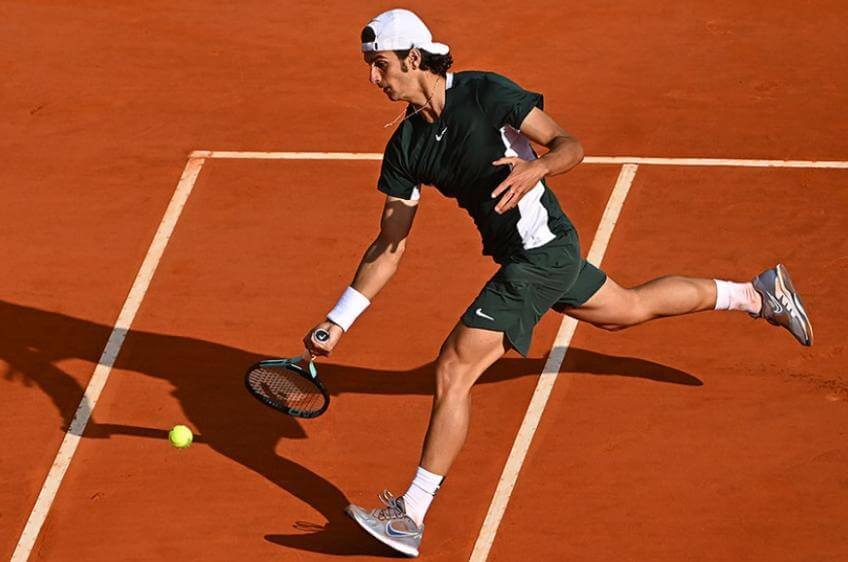 Báez se despide ante Musetti de Barcelona