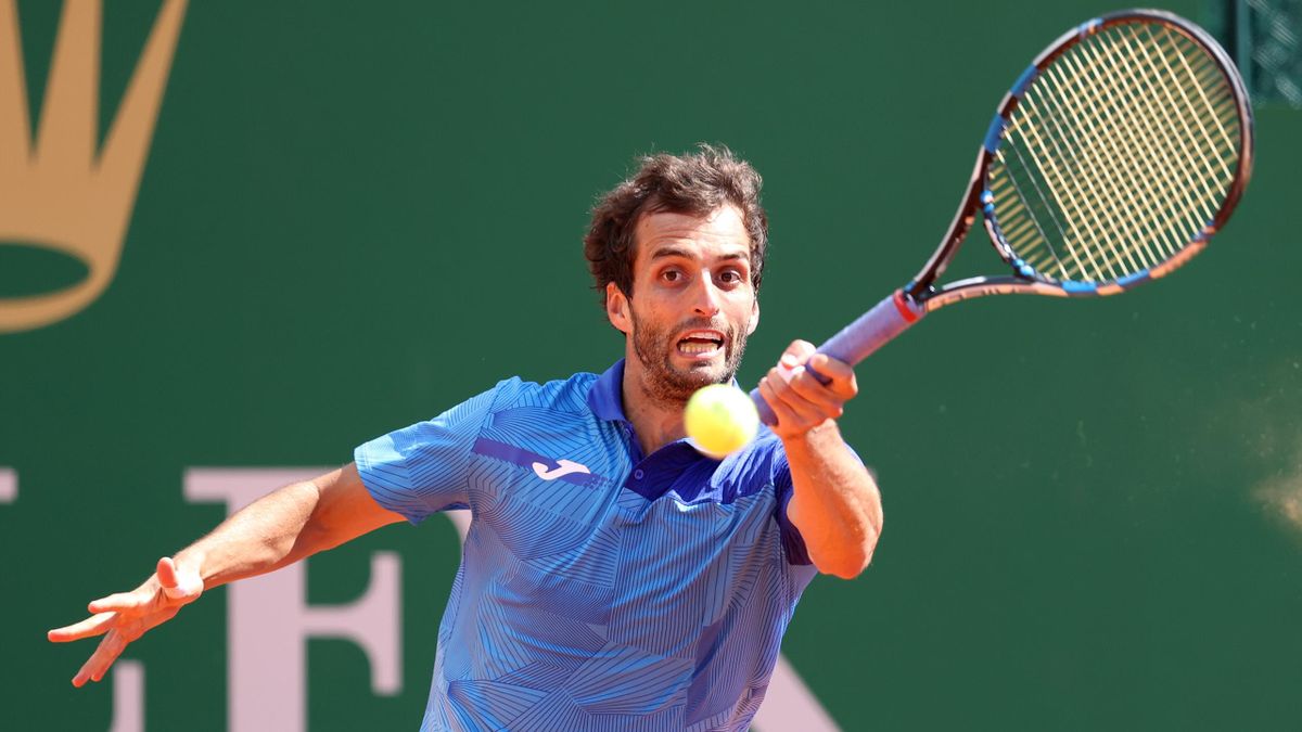 Ramos sabe sufrir para vencer a Thompson en Estoril
