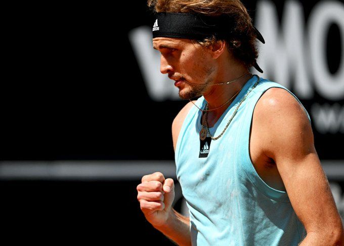 Zverev puede con un combativo Báez