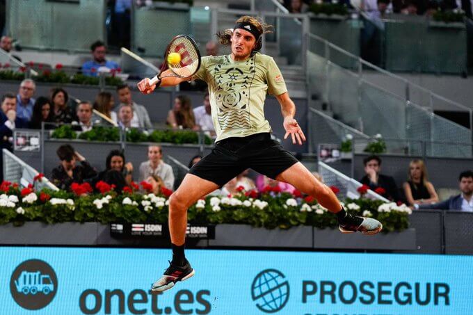 Tsitsipas a semifinales superando a Rublev