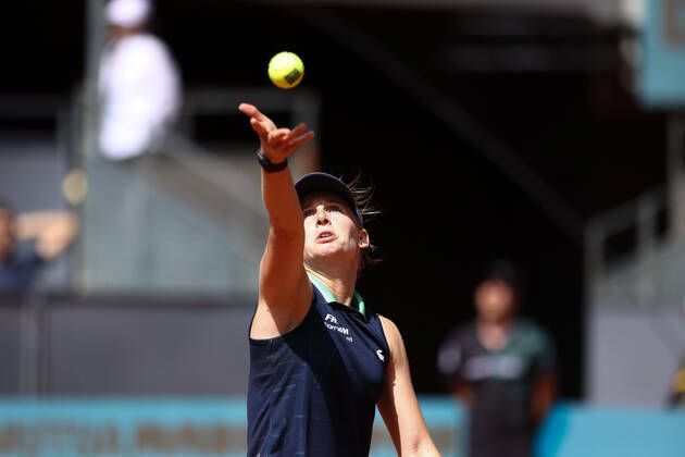 Teichmann impone su buen hacer ante Rybakina en Madrid