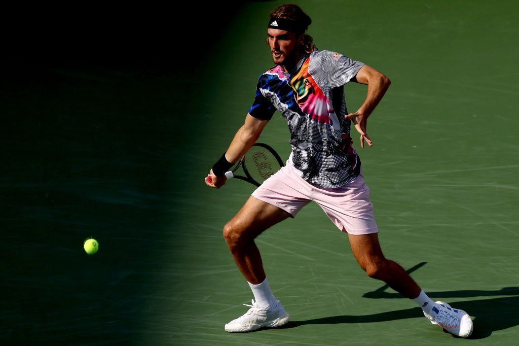 Tsitsipas batalla para vencer a Isner en Cincinnati