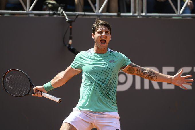 Ugo Carabelli aplasta a Popko y es finalista