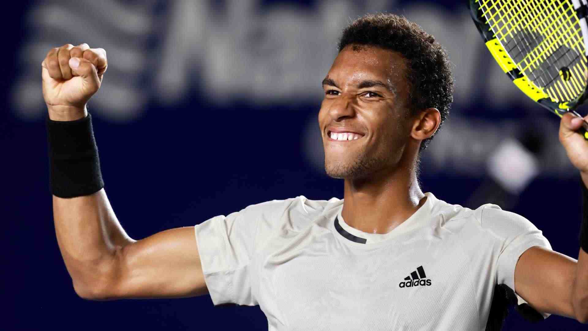 Aliassime pone la directa hacia cuartos de final