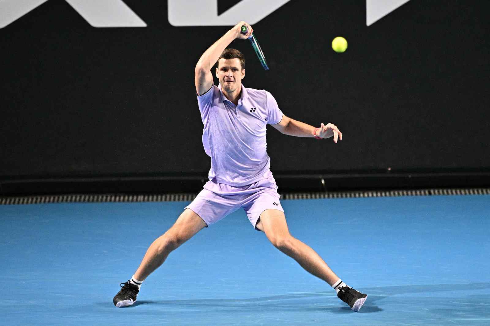 Hurkacz resiste ante Lorenzo Sonego