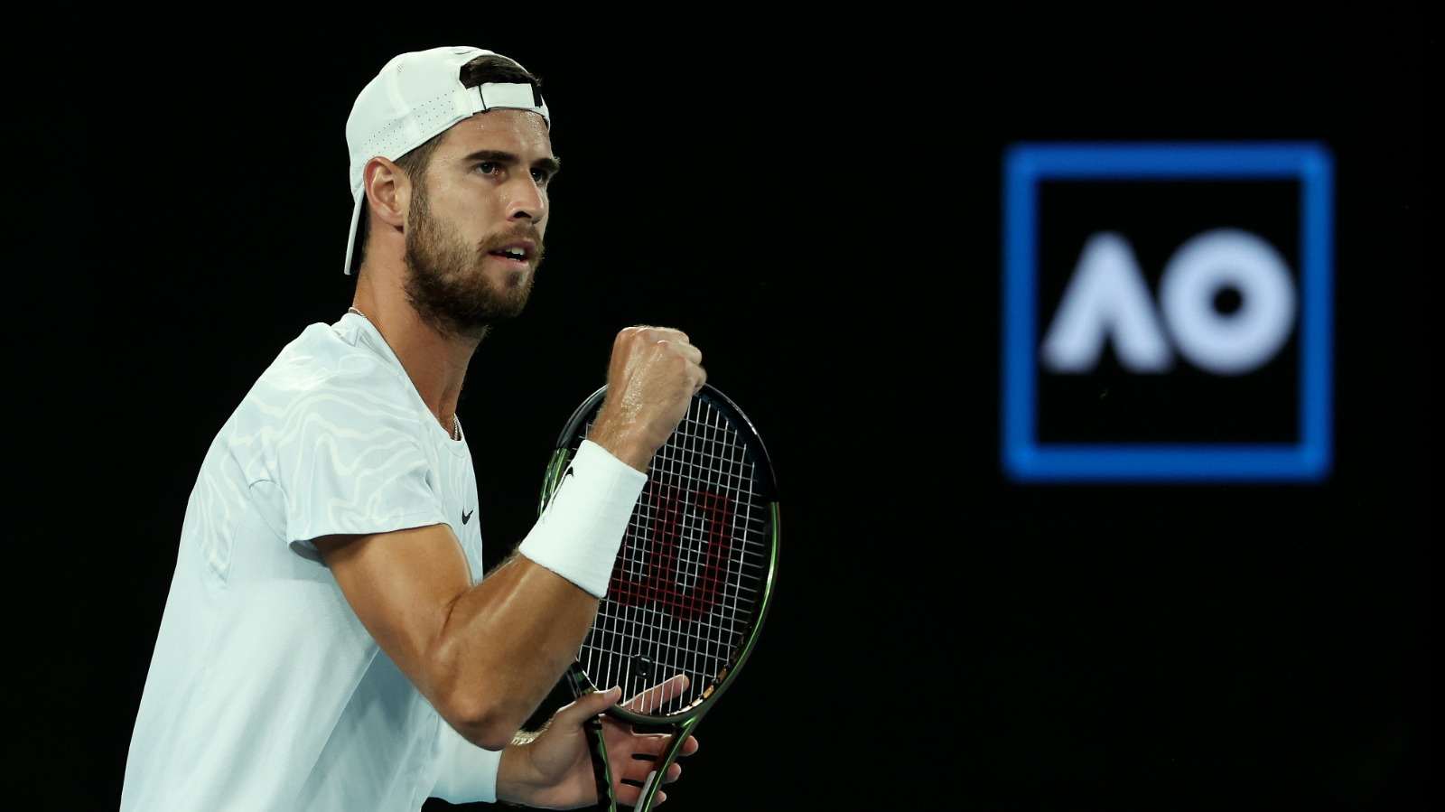 Khachanov marcho cabeza alta